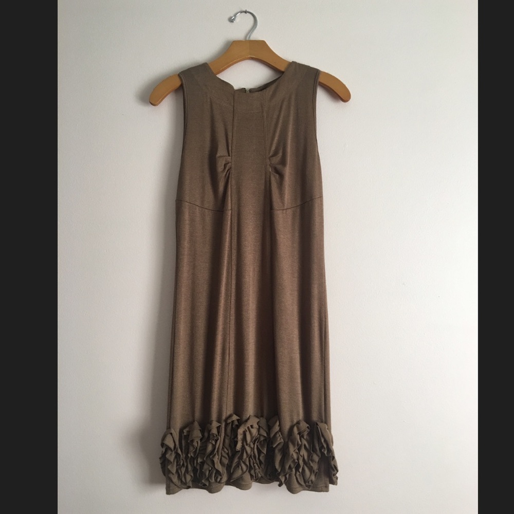 Blaque Label Medium Brown Shift Dress w Ruffles